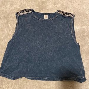 Acid wash muscle T-shirt